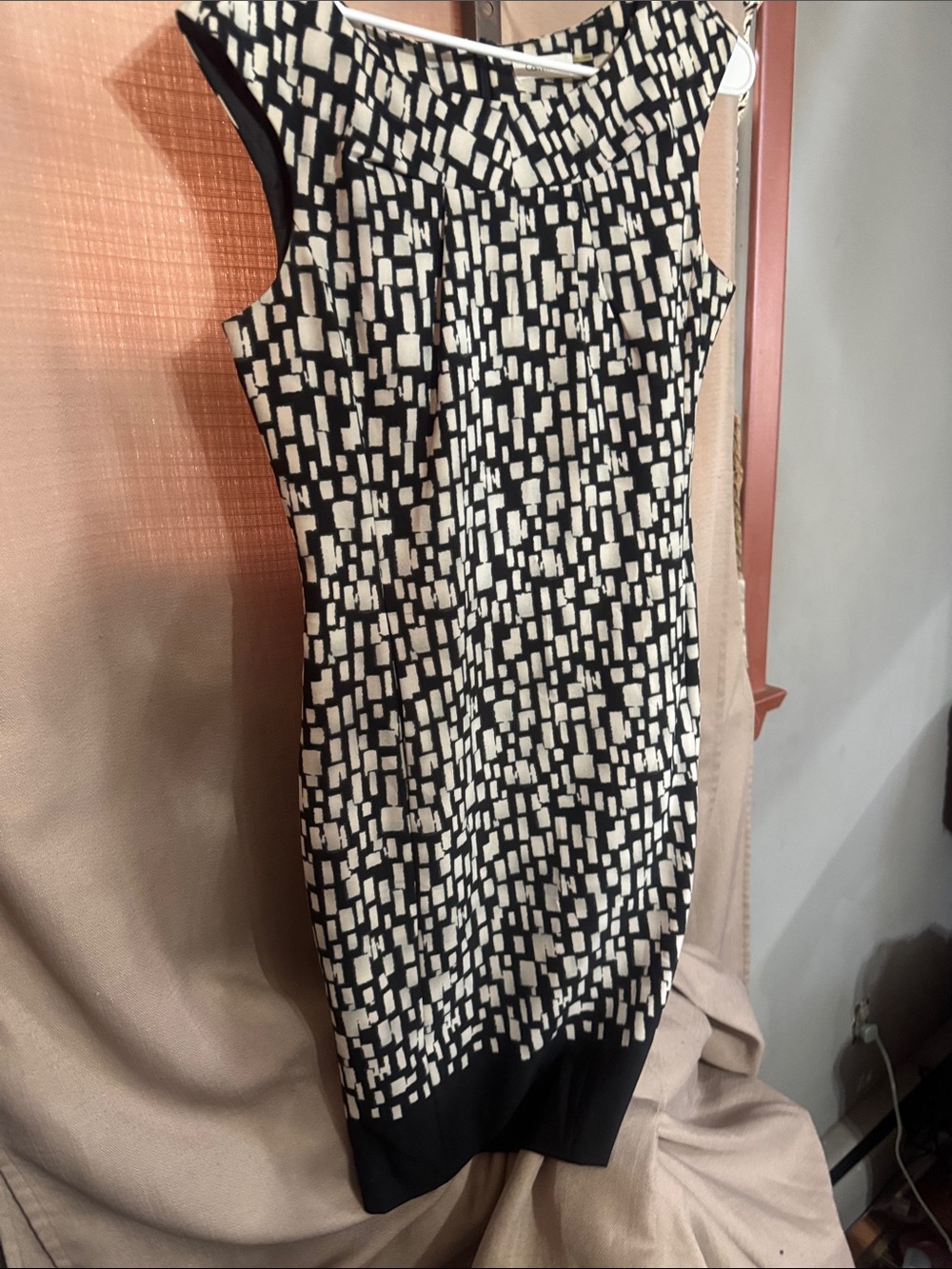 Sleeveless Black and White Geometric Sheath DressS-17